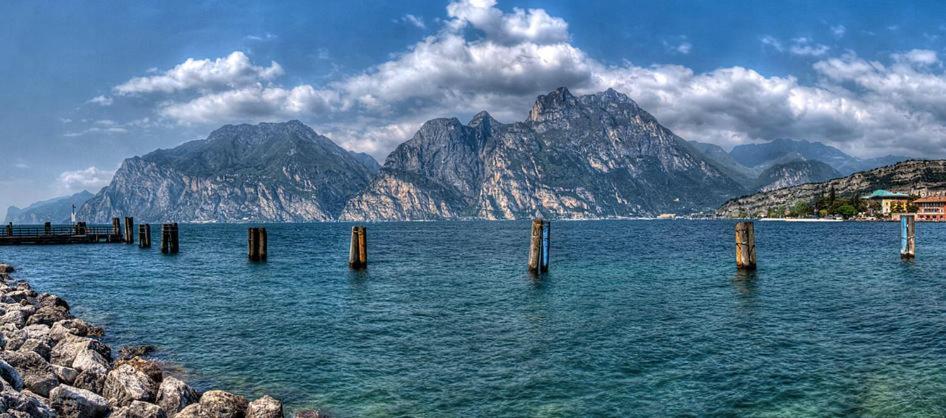 Fiori Sull'Acqua Apartments Peschiera del Garda Dış mekan fotoğraf