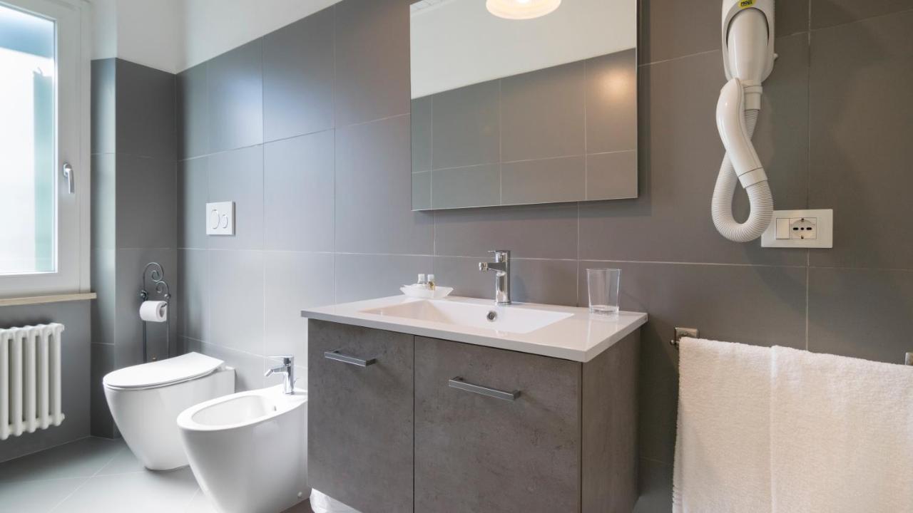 Fiori Sull'Acqua Apartments Peschiera del Garda Dış mekan fotoğraf