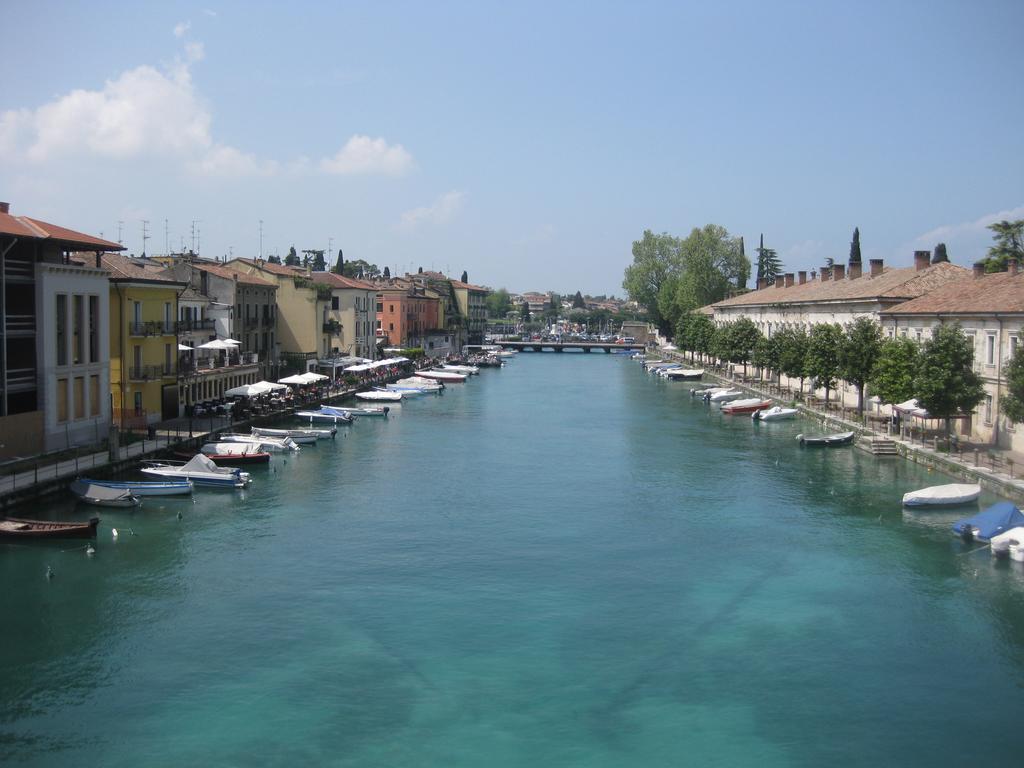 Fiori Sull'Acqua Apartments Peschiera del Garda Dış mekan fotoğraf